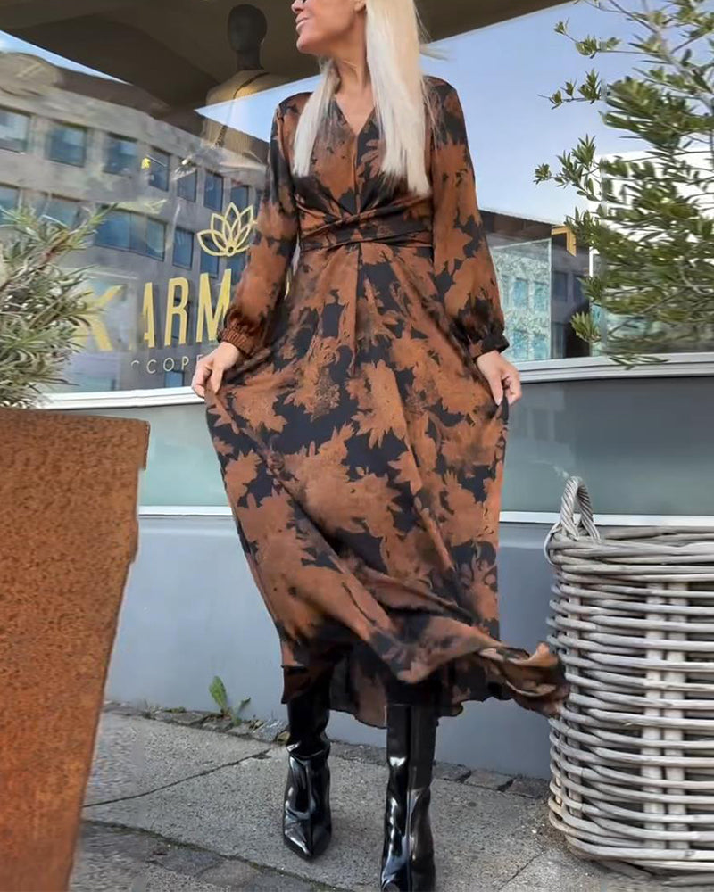 Retro Print Dress with Lantern Sleeves